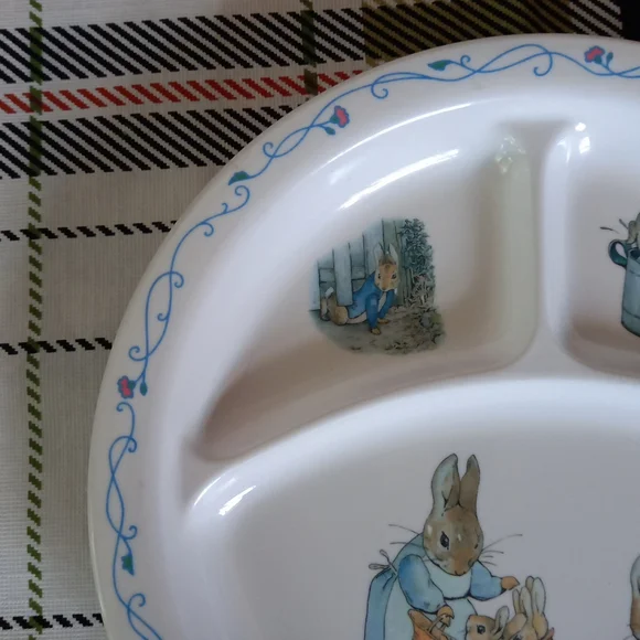 Peter Rabbit melamine baby plate - Picture 3 of 5
